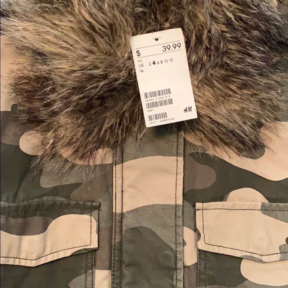 Camouflage Jacket with Fur around neck. - Picture 3 of 3